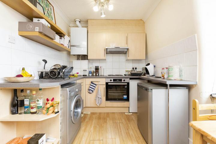 Recently refurbished spacious one bed minutes to Tube. Finchley Road, Finchley Road / Swiss Cottage 